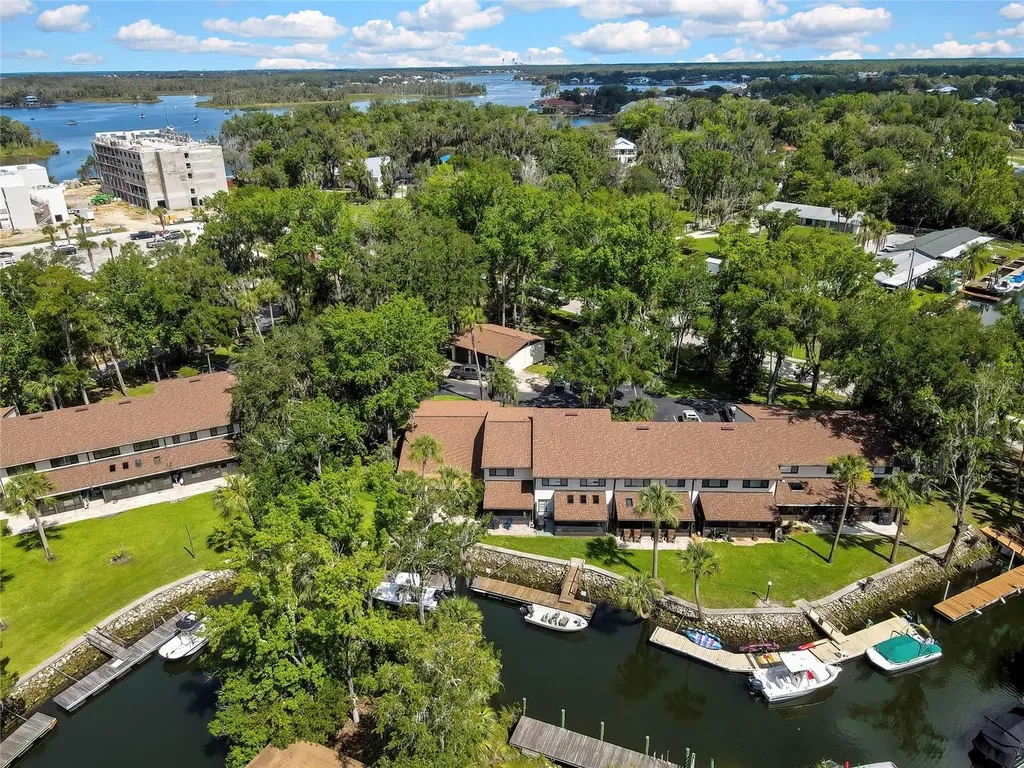 1637 SE Paradise Circle Crystal River FL 34429