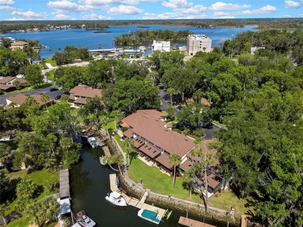 1637 SE Paradise Circle Crystal River FL 34429