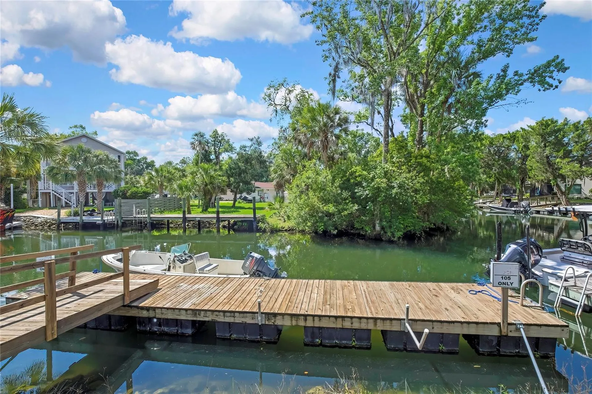1637 SE Paradise Circle Crystal River FL 34429