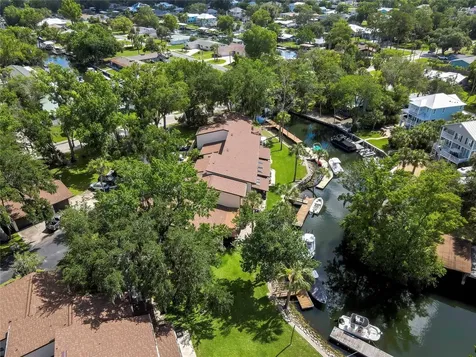 1637 SE Paradise Circle Crystal River FL 34429