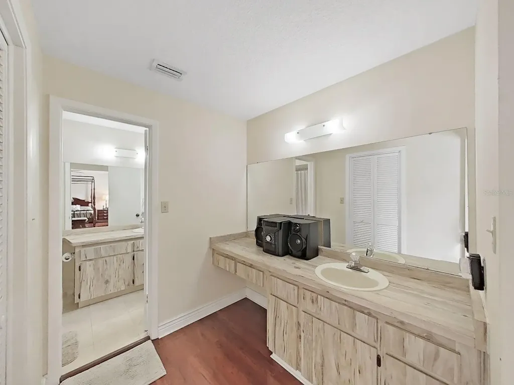 1367 Corner Oaks Drive Brandon FL 33510