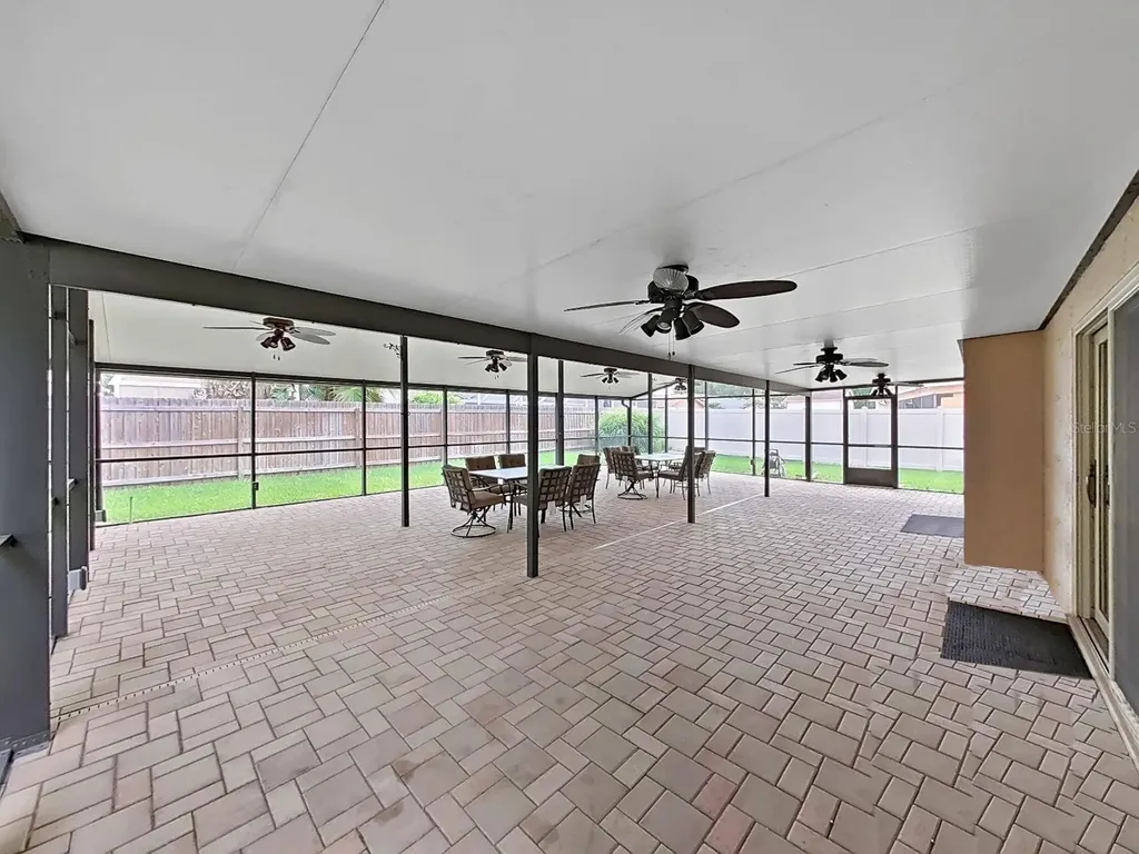 1367 Corner Oaks Drive Brandon FL 33510