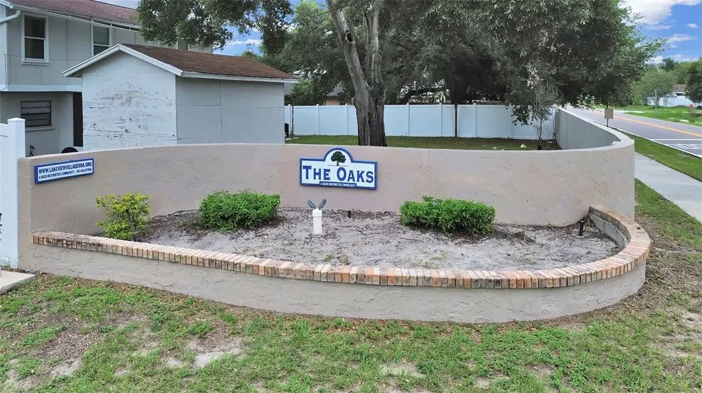 1367 Corner Oaks Drive Brandon FL 33510