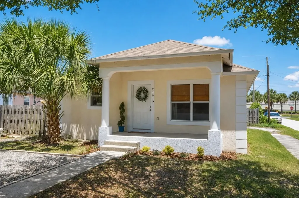 2701 1/2 W Arch Street Tampa FL 33607