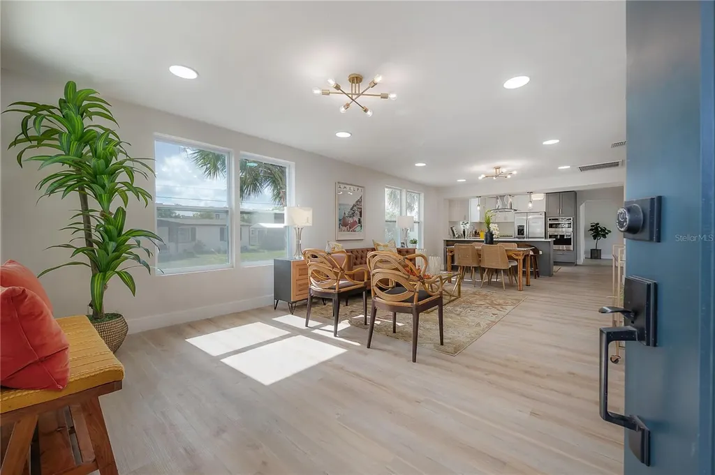 2702 W Palmetto Street Tampa FL 33607