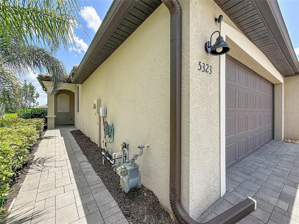 5323 White Sand Cove Bradenton FL 34211