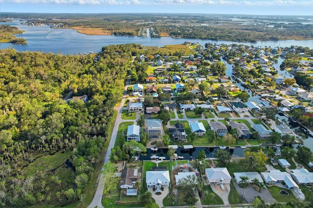 1840 NW 18th Street Crystal River FL 34428