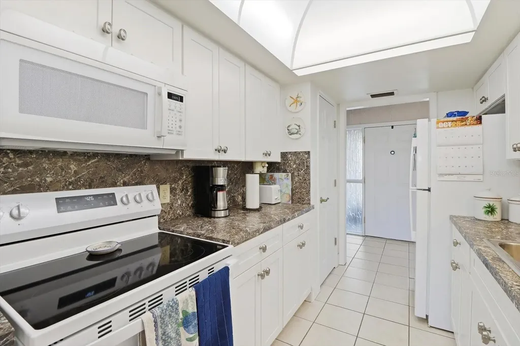 1840 NW 18th Street Crystal River FL 34428