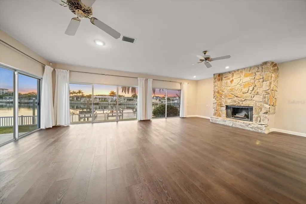 878 Harbor Island Clearwater Beach FL 33767