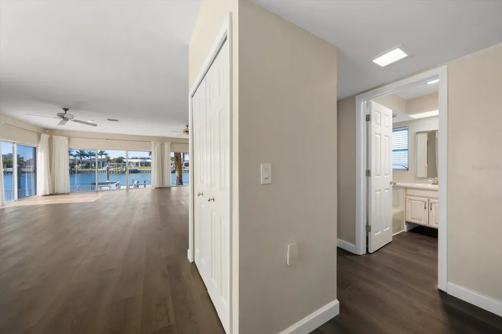 878 Harbor Island Clearwater Beach FL 33767