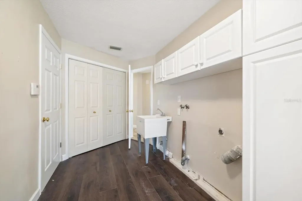 878 Harbor Island Clearwater Beach FL 33767