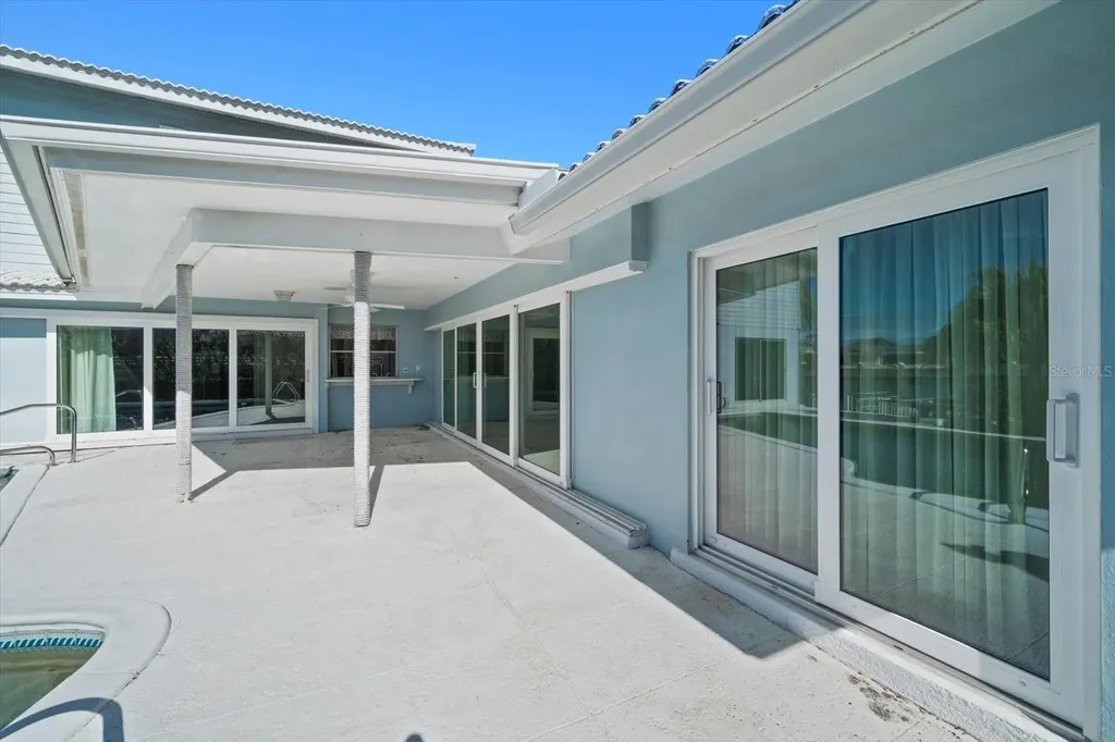 878 Harbor Island Clearwater Beach FL 33767