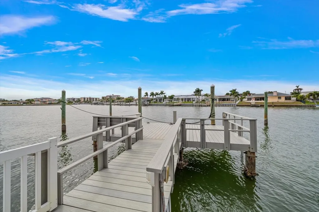 878 Harbor Island Clearwater Beach FL 33767