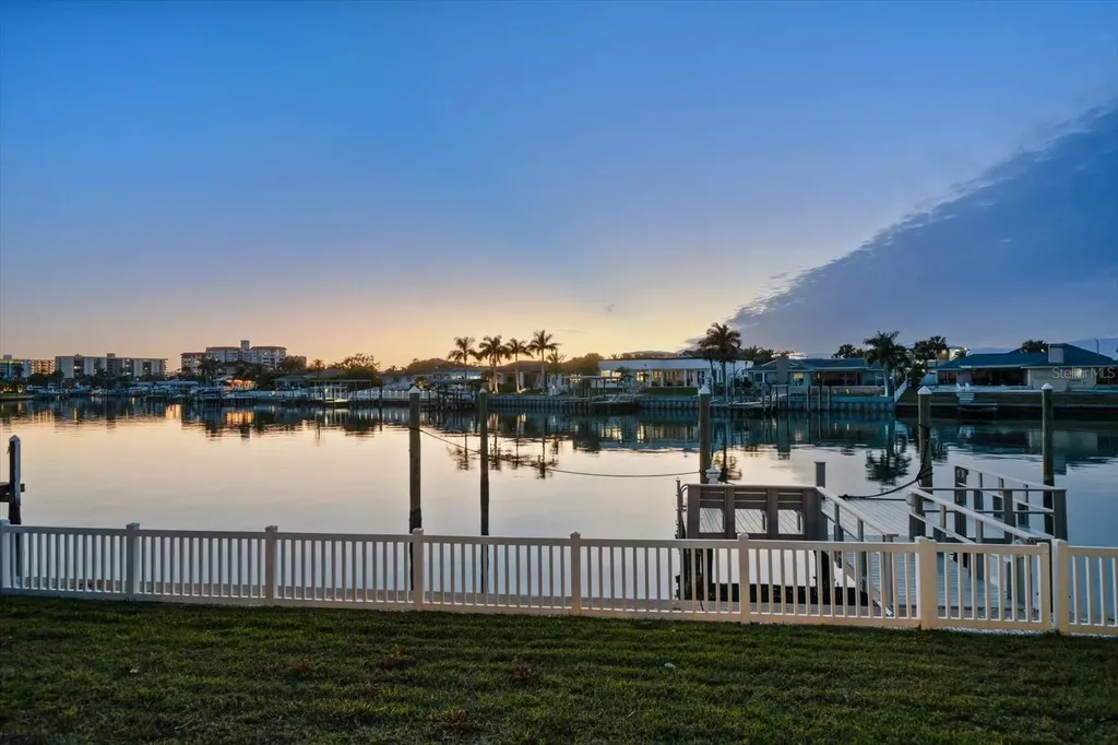 878 Harbor Island Clearwater Beach FL 33767