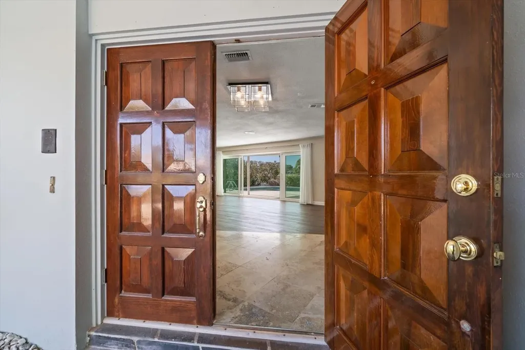 878 Harbor Island Clearwater Beach FL 33767