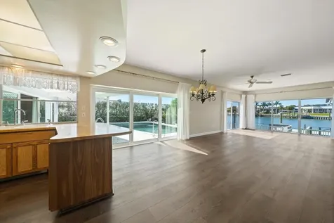 878 Harbor Island Clearwater Beach FL 33767