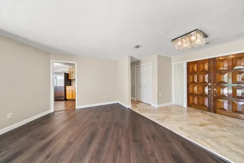 878 Harbor Island Clearwater Beach FL 33767