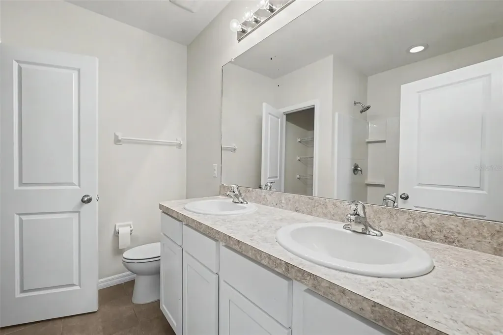 9974 Hound Chase Drive Gibsonton FL 33534