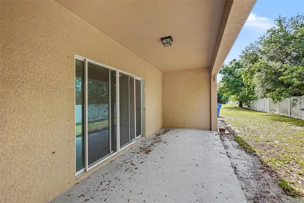 9974 Hound Chase Drive Gibsonton FL 33534