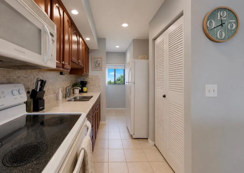 810 Bahia Del Sol Drive Ruskin FL 33570