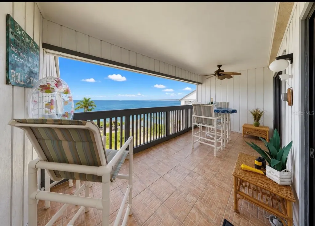 810 Bahia Del Sol Drive Ruskin FL 33570