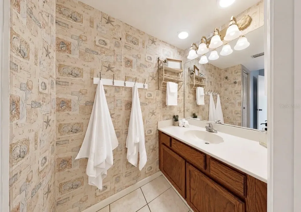 810 Bahia Del Sol Drive Ruskin FL 33570