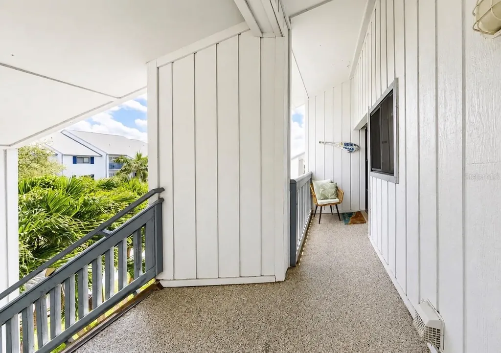 810 Bahia Del Sol Drive Ruskin FL 33570