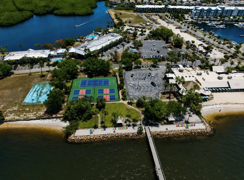 810 Bahia Del Sol Drive Ruskin FL 33570