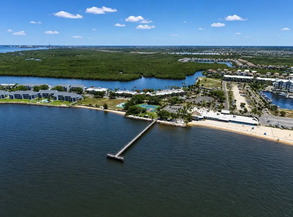 810 Bahia Del Sol Drive Ruskin FL 33570