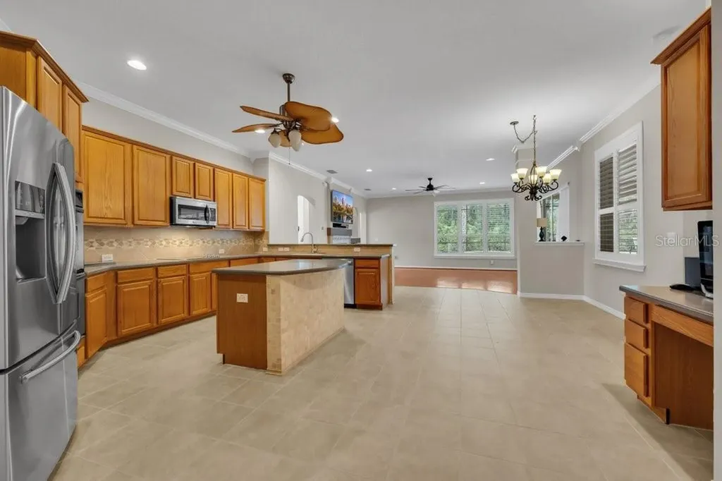 6122 Kestrelpark Drive Lithia FL 33547