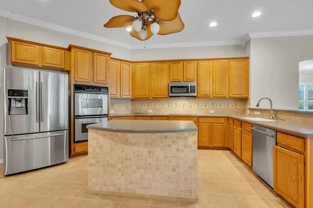 6122 Kestrelpark Drive Lithia FL 33547