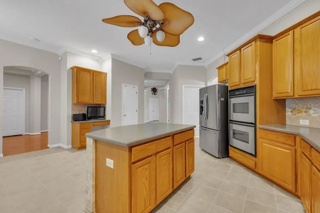 6122 Kestrelpark Drive Lithia FL 33547
