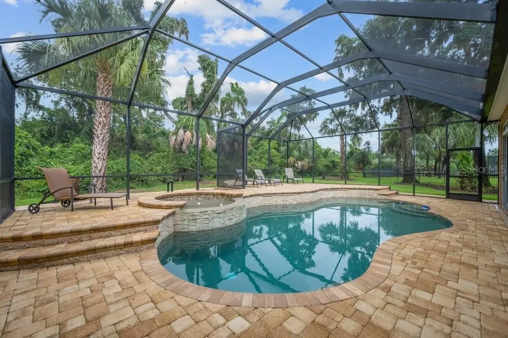 6122 Kestrelpark Drive Lithia FL 33547
