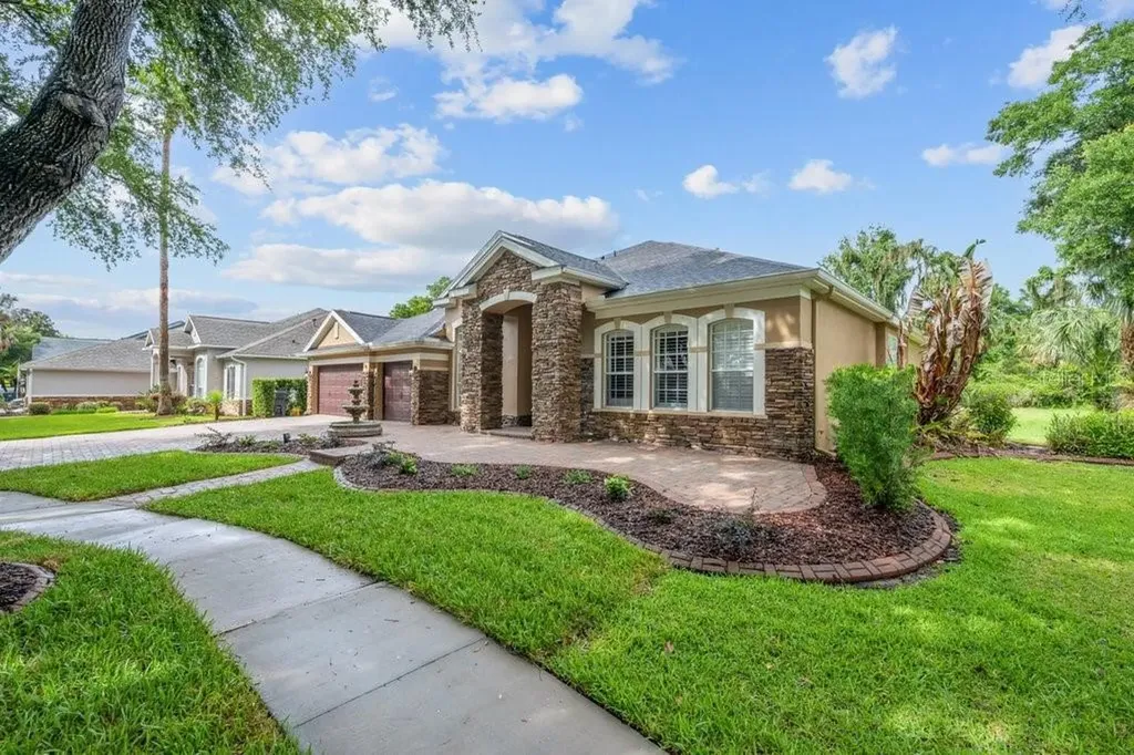 6122 Kestrelpark Drive Lithia FL 33547