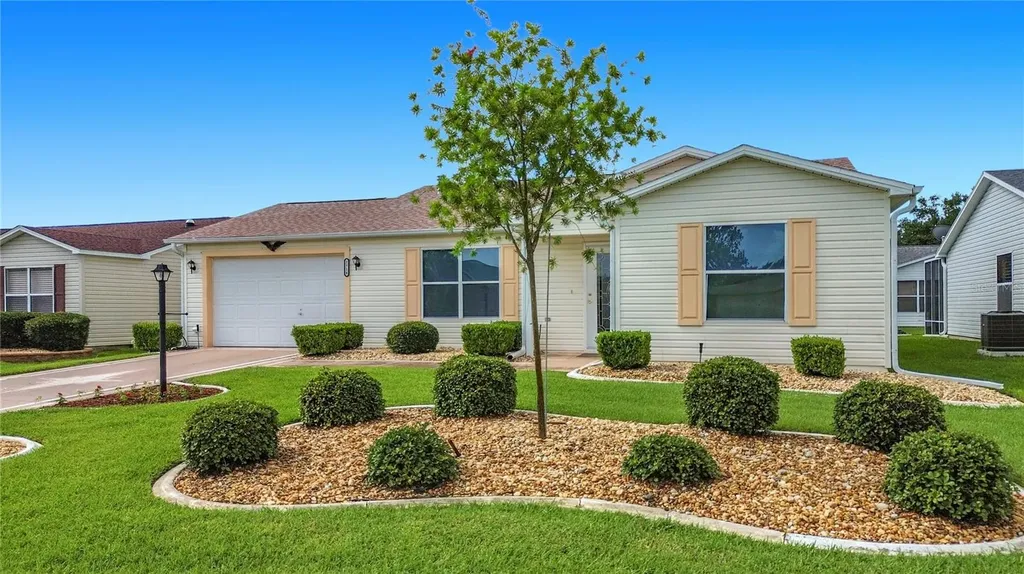 2718 Benavides Drive The Villages FL 32162