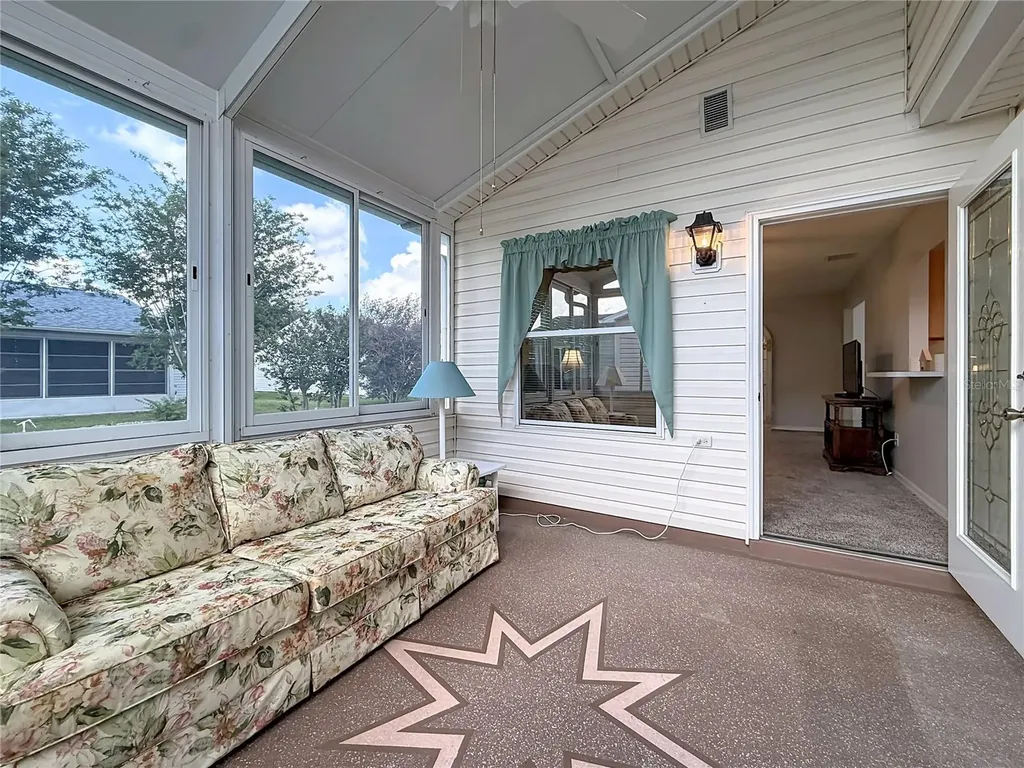 2718 Benavides Drive The Villages FL 32162
