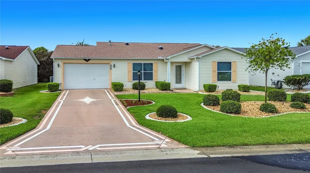 2718 Benavides Drive The Villages FL 32162