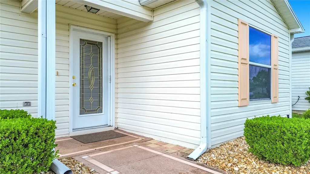 2718 Benavides Drive The Villages FL 32162
