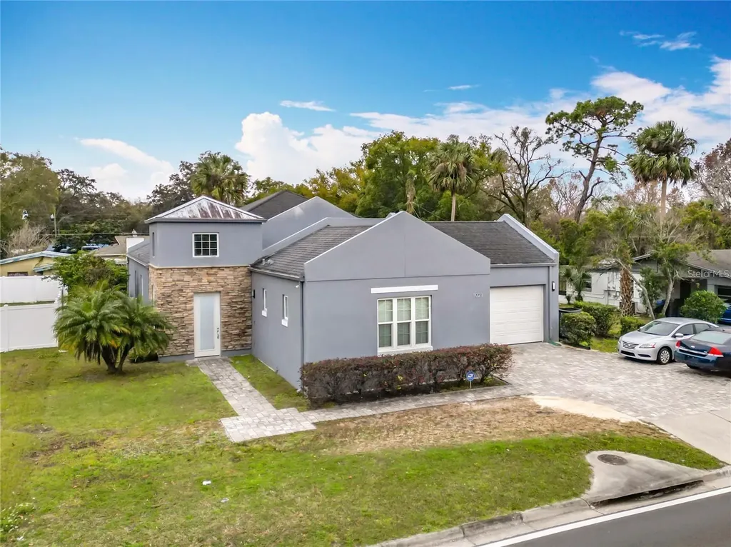 1021 W 25th Street Sanford FL 32771