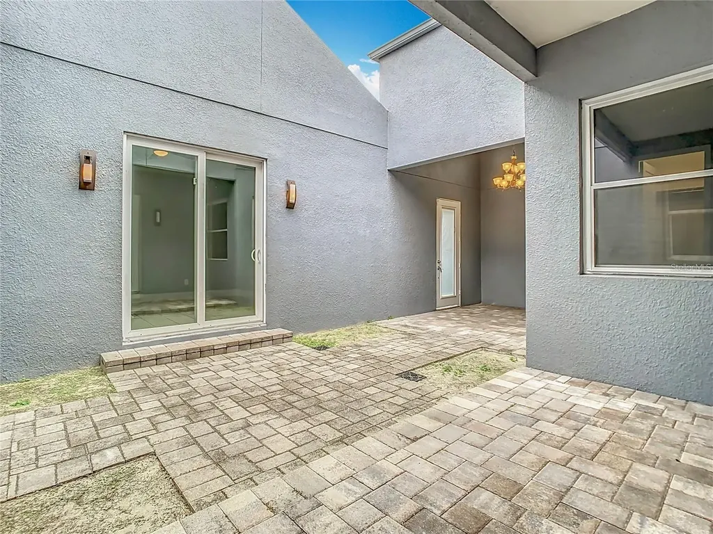 1021 W 25th Street Sanford FL 32771