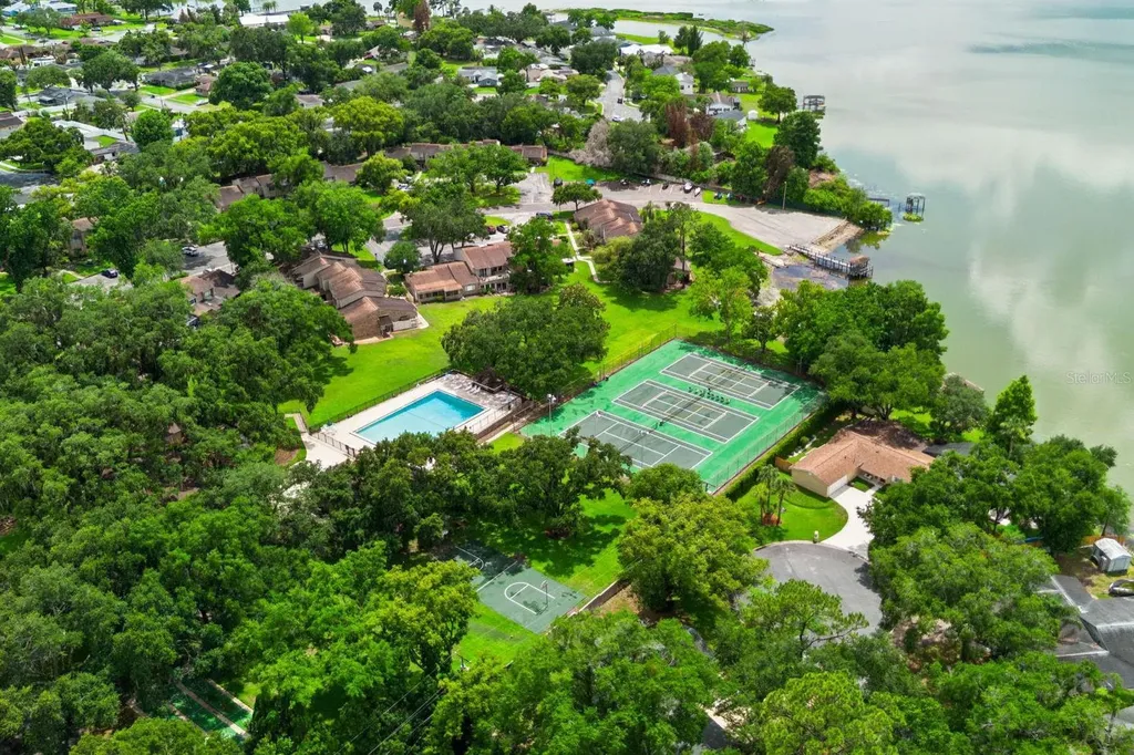 683 Post Oak Circle Altamonte Springs FL 32701