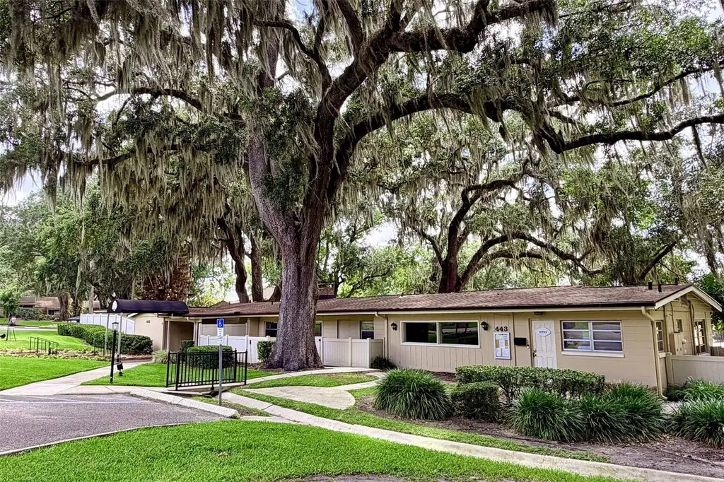 683 Post Oak Circle Altamonte Springs FL 32701