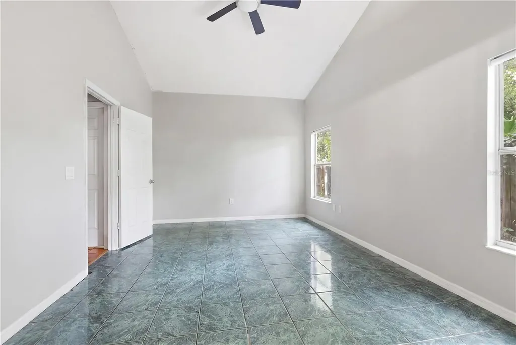 725 W 9th Street Deltona FL 32725