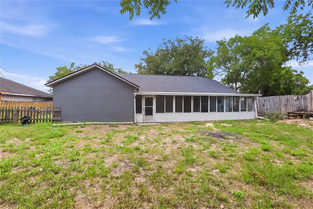 725 W 9th Street Deltona FL 32725