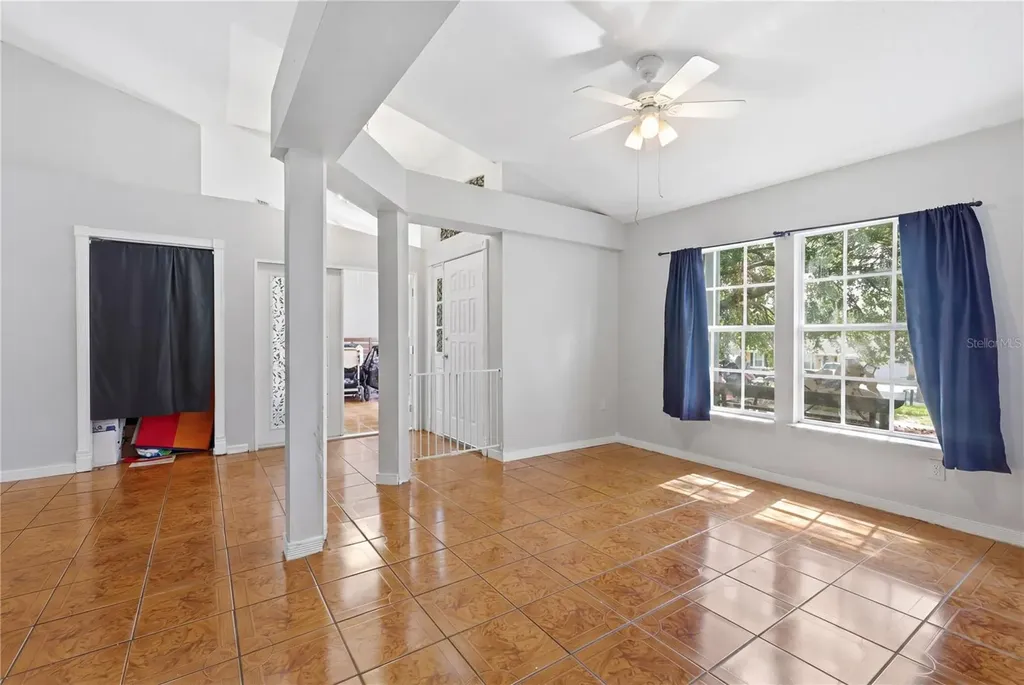 725 W 9th Street Deltona FL 32725