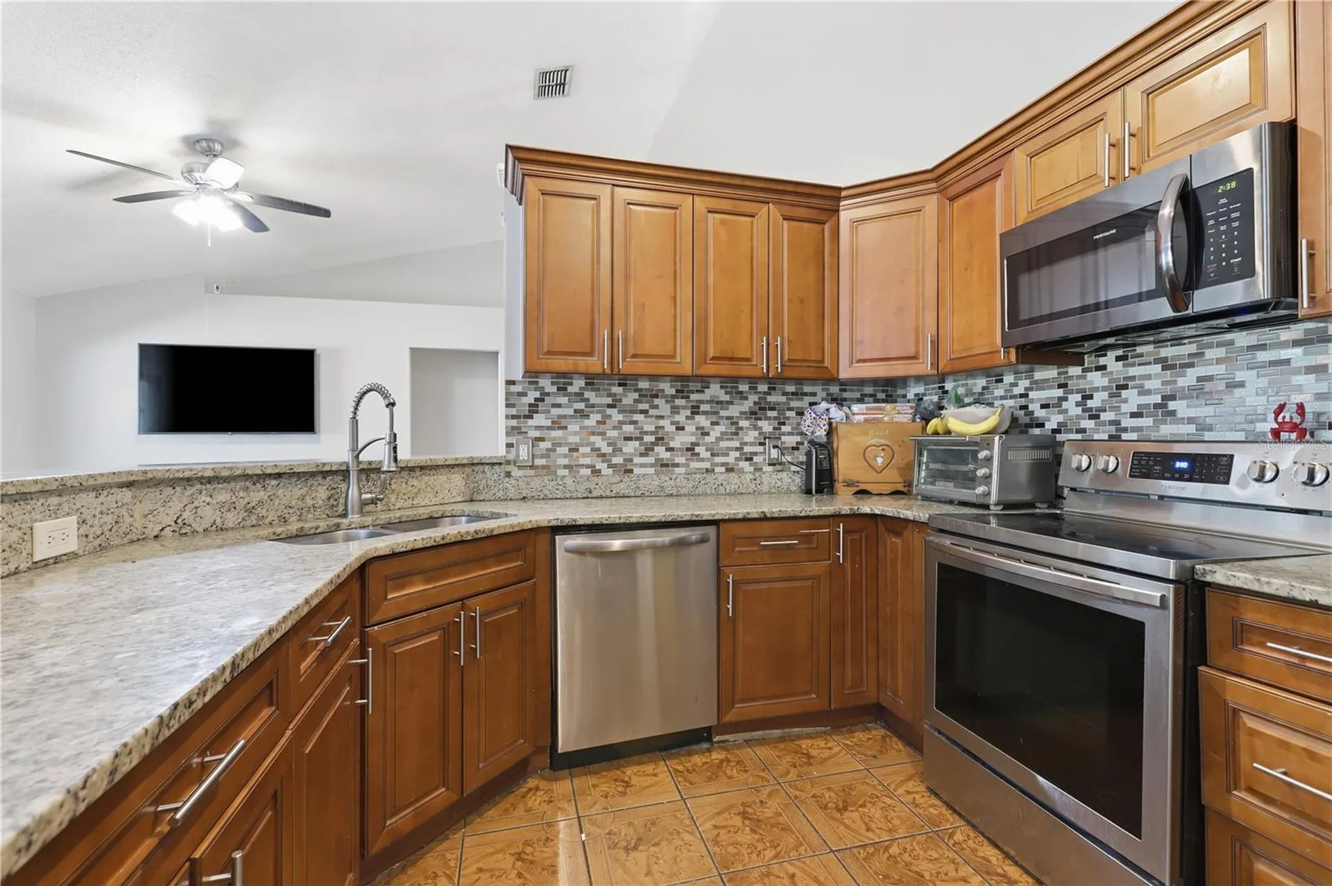 725 W 9th Street Deltona FL 32725