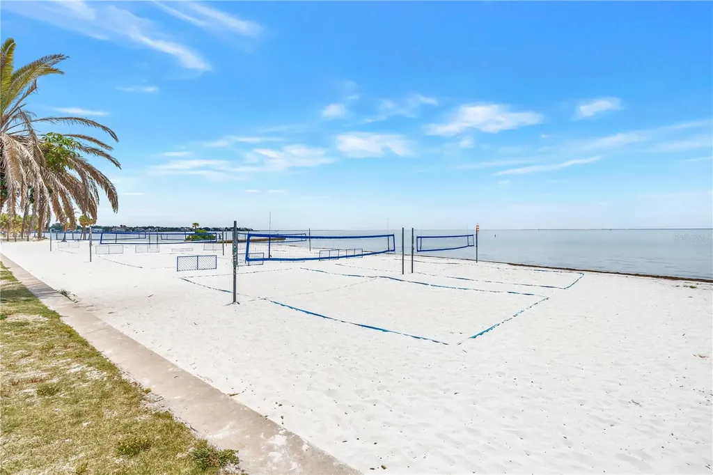 1100 N Shore Drive NE St Petersburg FL 33701