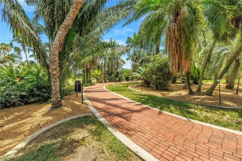 1100 N Shore Drive NE St Petersburg FL 33701