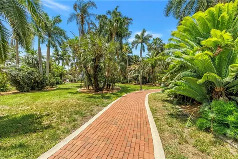 1100 N Shore Drive NE St Petersburg FL 33701