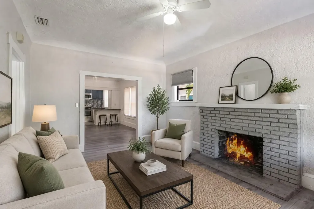 735 N Clara Avenue Deland FL 32720